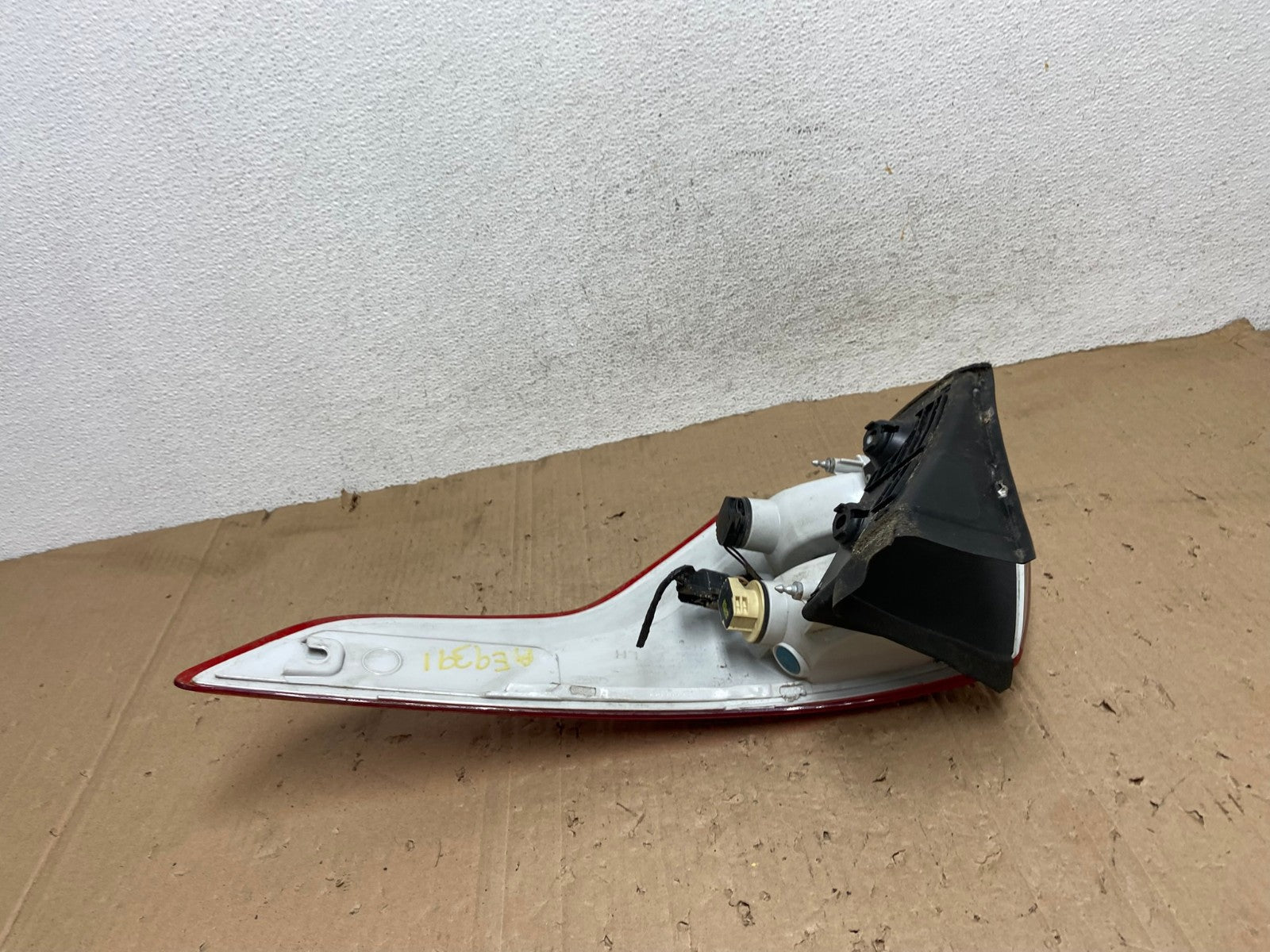 2013 to 2016 Ford Escape Left Driver LH Side Tail Light AE9391 LK4