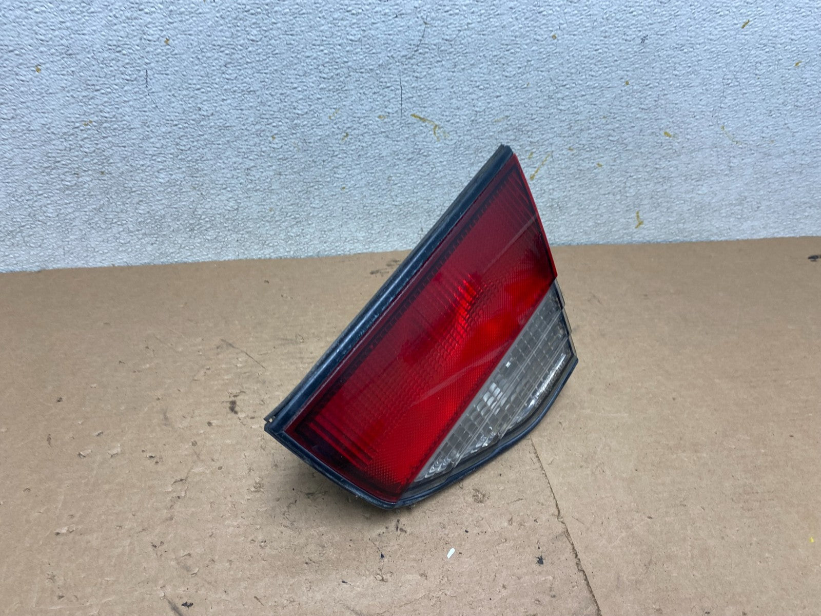 1997 to 1998 Mitsubishi Galant Right Passenger RH Inner Tail Light Oem P5259 DW2