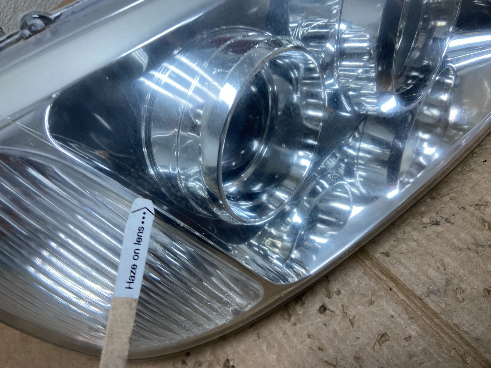 2004 2005 Hyundai XG350 XG Right Passenger RH Headlight Halogen AA5084 DW5
