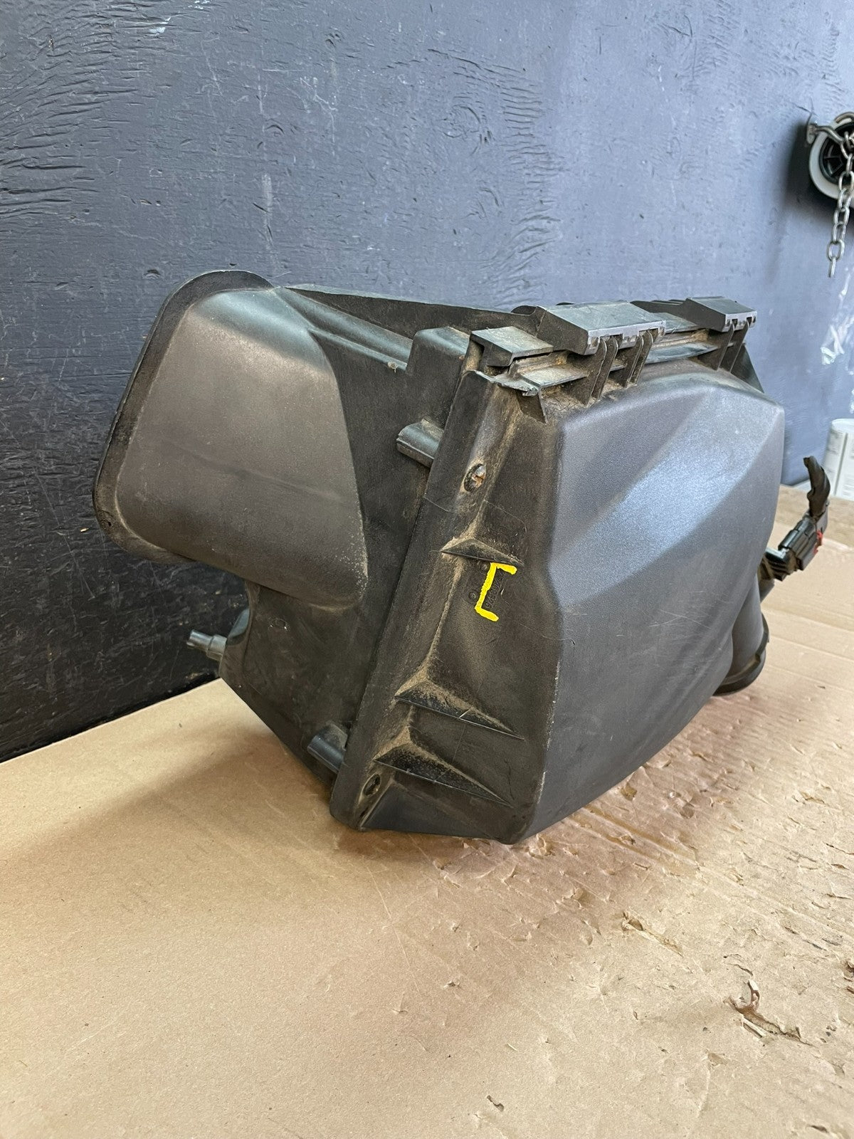 2013 to 2016 Chevrolet Malibu Air Cleaner Box 2.4L AD82671
