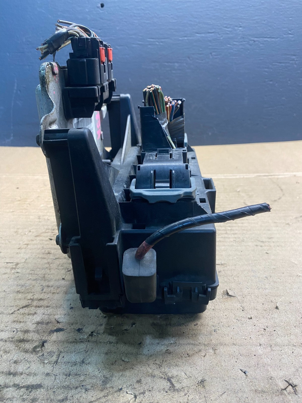 2007 2008 2009 Dodge Durango BCM Fusebox Fuse Box Relay Module AB7347 DG2