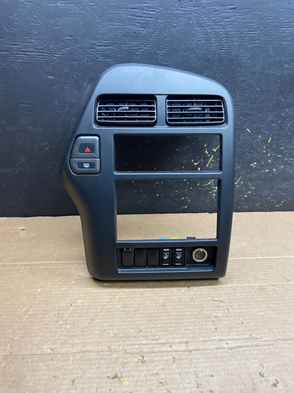 1997 - 2000 INFINITI QX4 Center Console Climate Radio Trim Bezel W1683 DG0