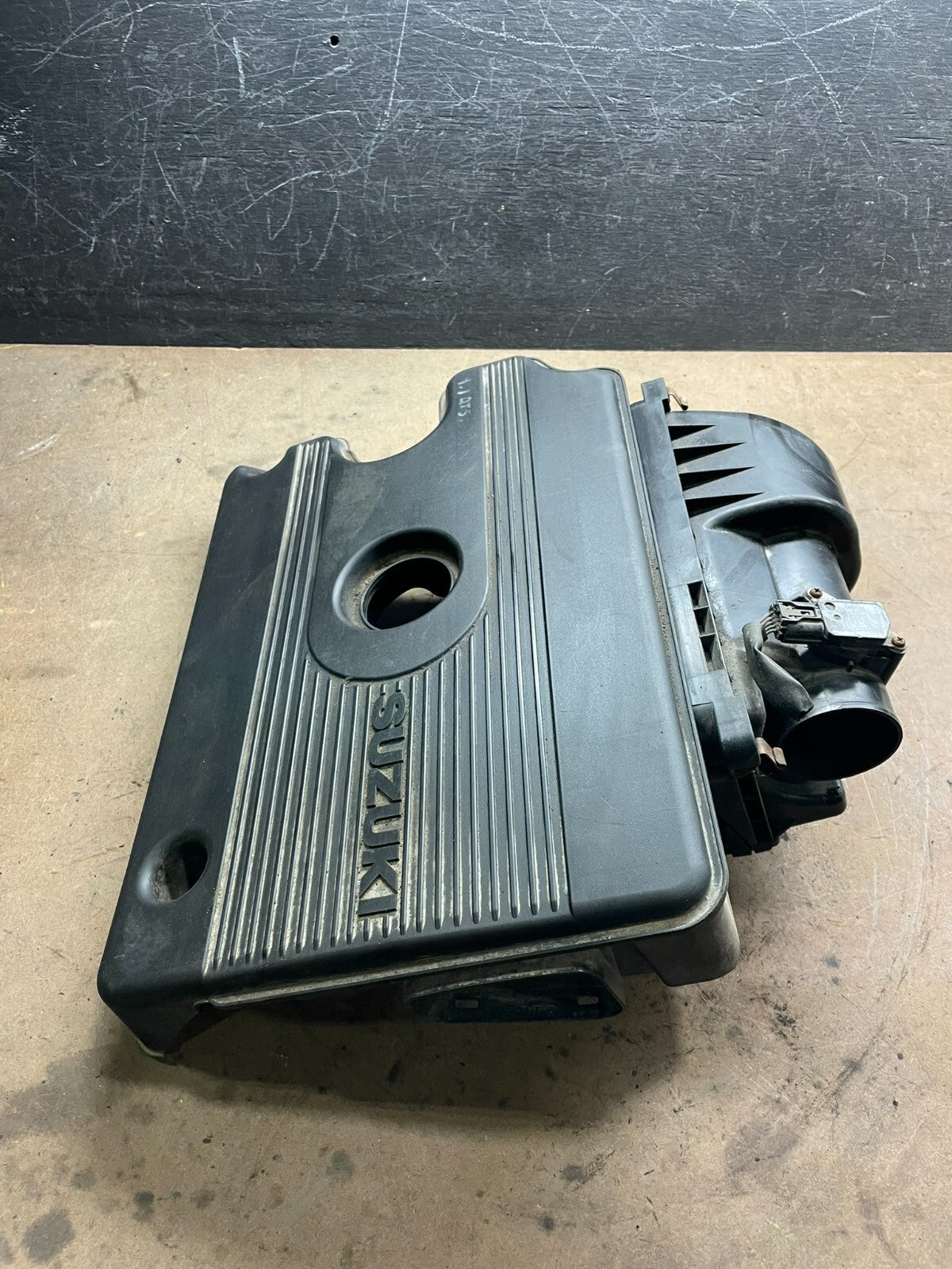 2007-2009 Suzuki SX4 2.0 Air Cleaner Intake Filter Box w/ MAF Sensor L4169 DG3