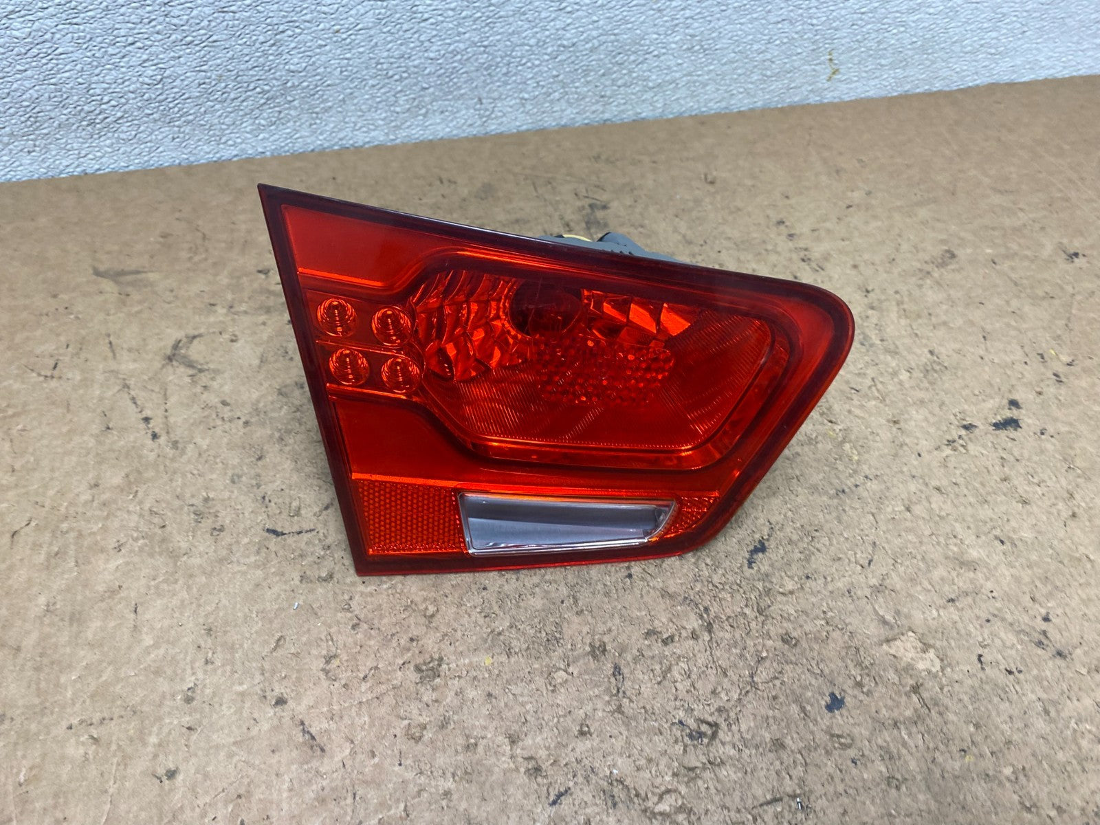 2010 to 2013 Kia Forte Left Driver LH Side Tail Light Inner Oem T1035 DW0