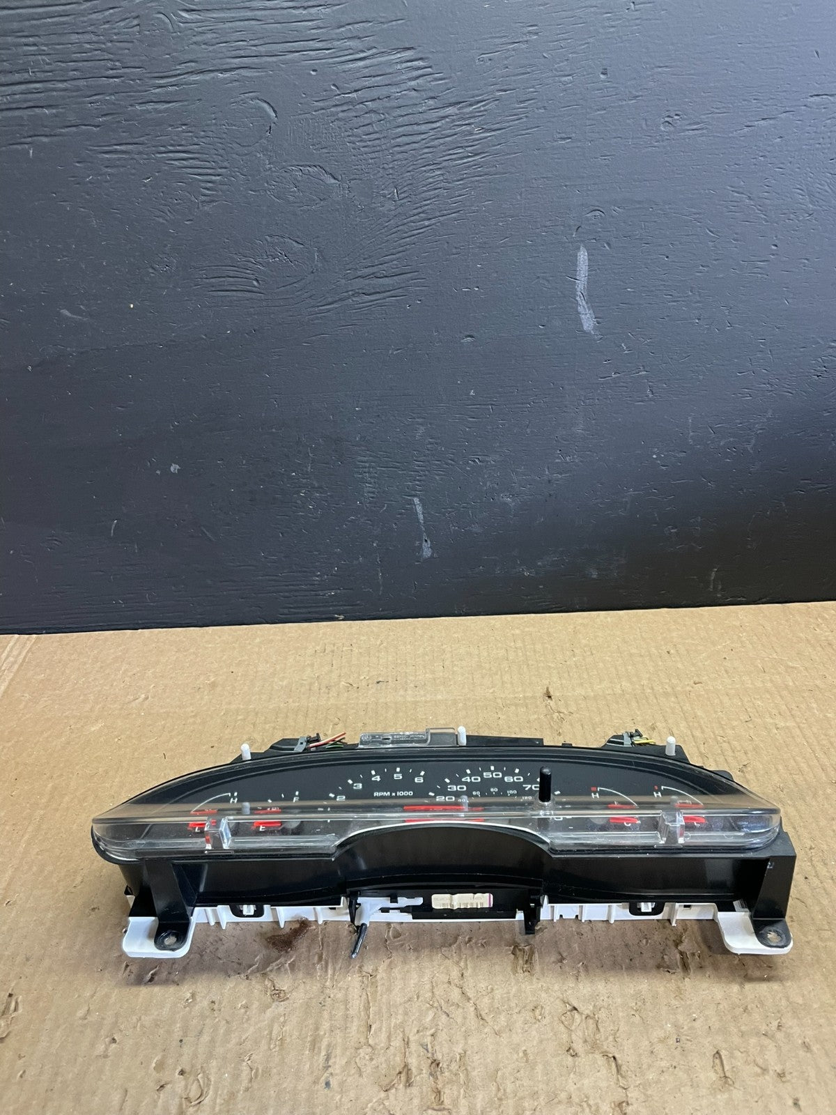 2006 Ford E350 Gauge Speedometer Cluster OEM ab7529 DG1