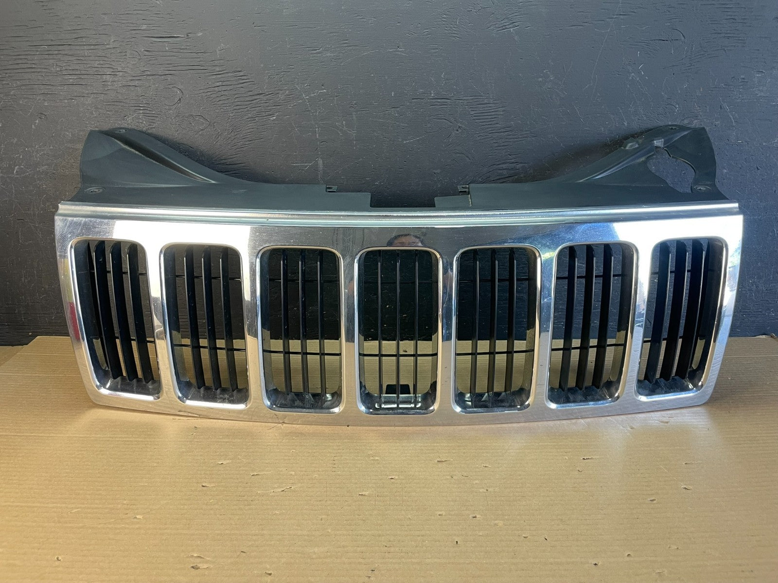 2008 2009 2010 Jeep Grand Cherokee Front Upper Grill Grille AE8663 DW0