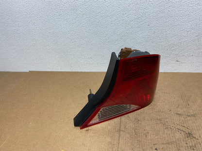 2000 to 2004 Ford Focus Right Passenger RH Side Tail Light OEM AC3455 DW2