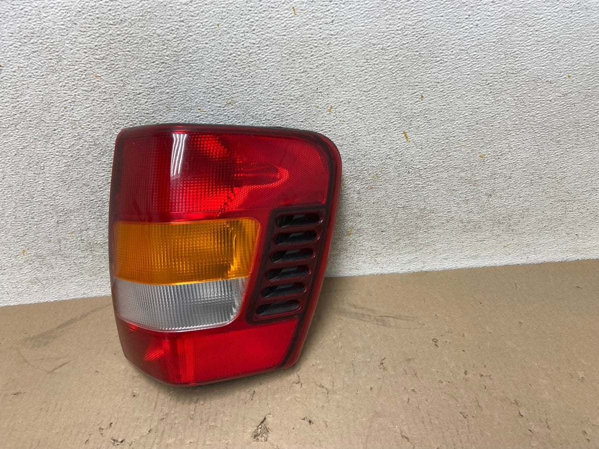 1999-2004 Jeep Grand Cherokee WJ Right Passenger Rh Tail Light DEPO AH7609 LK2