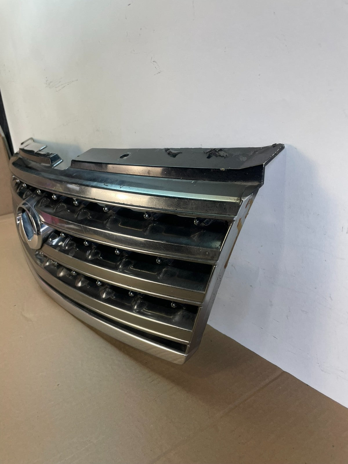 2004 to 2007 Infiniti M35 Front Upper Bumper Grille Grill 62310-EG600 AH6466 PS1