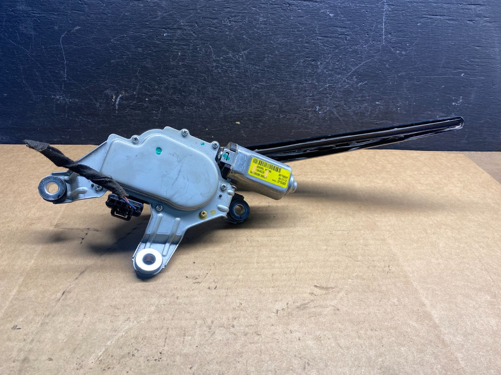 2010 to 2016 Cadillac SRX Rear Windshield Washer Wiper Motor ad7529 DG5