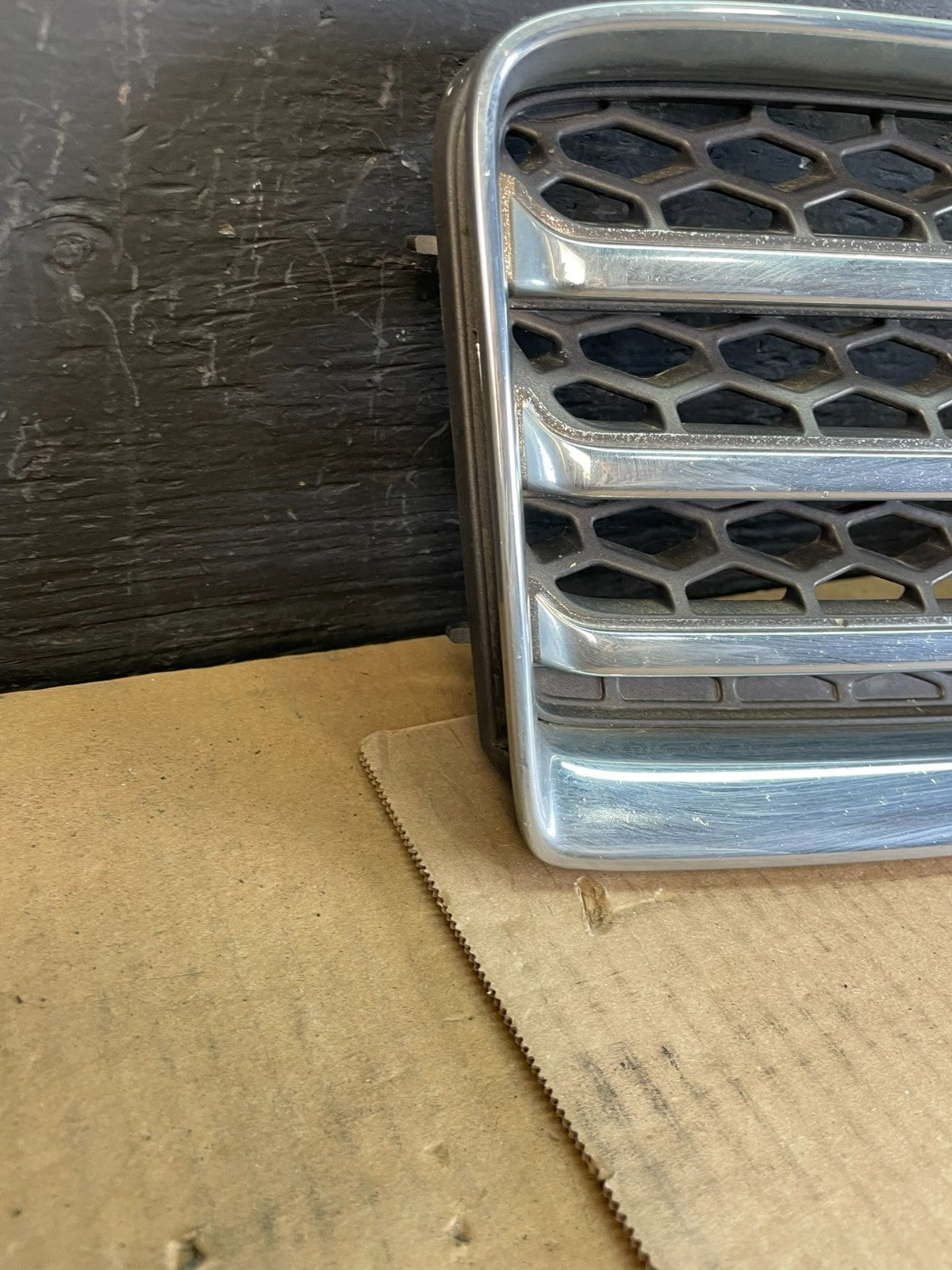 2009 to 2011 Nissan Maxima Front Upper Grill Grille 62070-9N00A AC2042 DG2