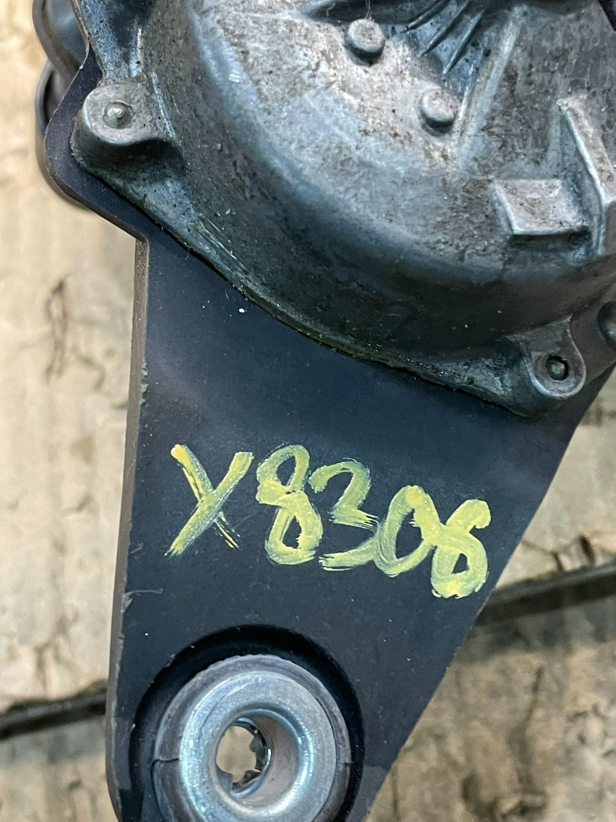 2013 to 2020 Buick Encore Windshield Rear Wiper Motor x8306 DG7