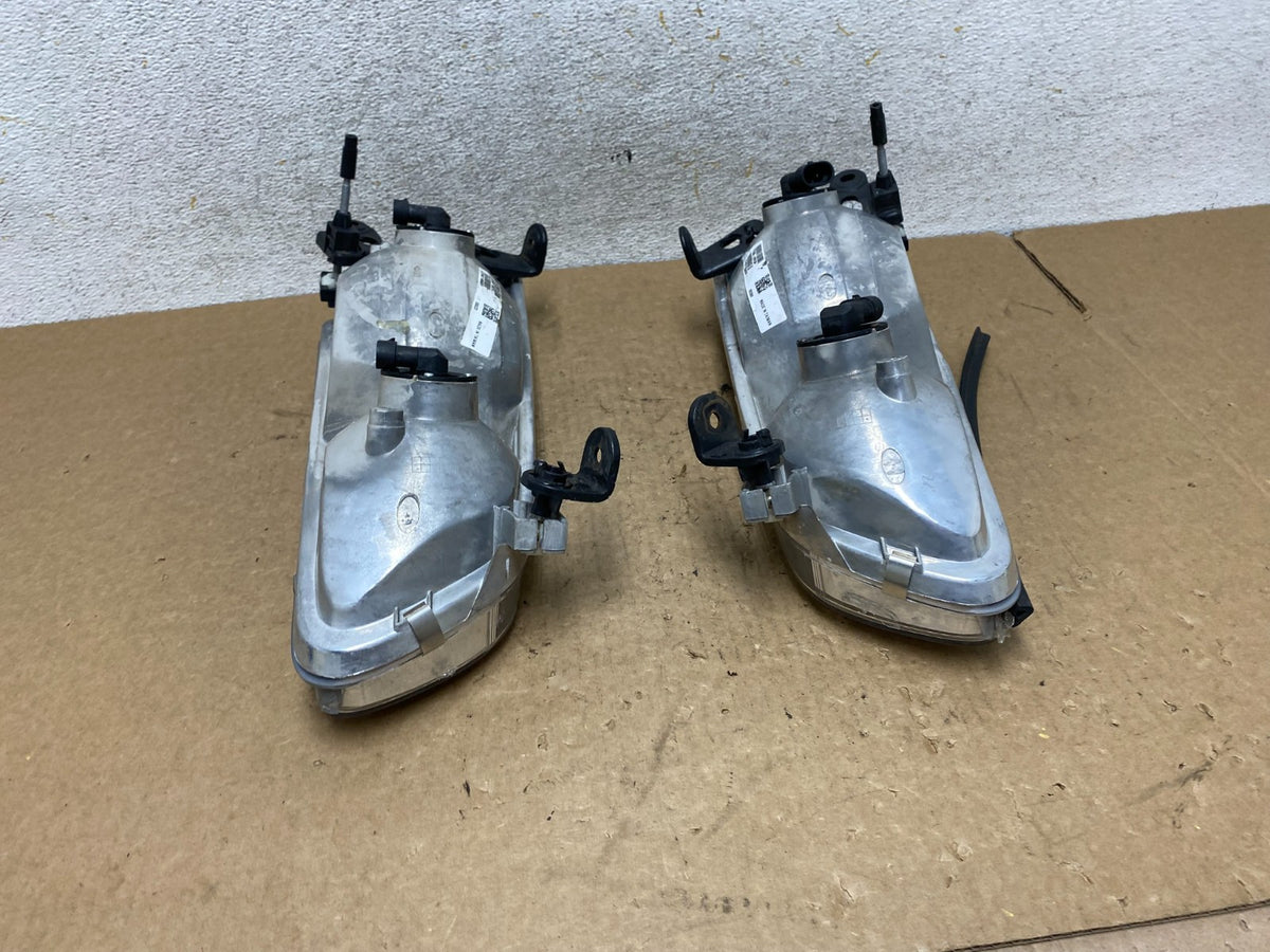 2000 to 2001 Toyota Camry Front Left+Right Side Headlights AI3654 DW7