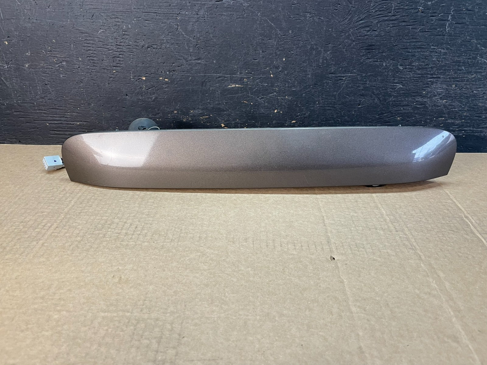 2008-2012 Buick Enclave Trunk Lid Finish Panel Moulding w/ Camera AF5181 DG0