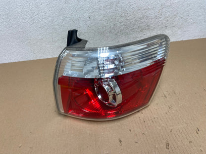 2007 to 2012 GMC Acadia Halogen Tail Light Right Passenger RH Side AE7207 LK0