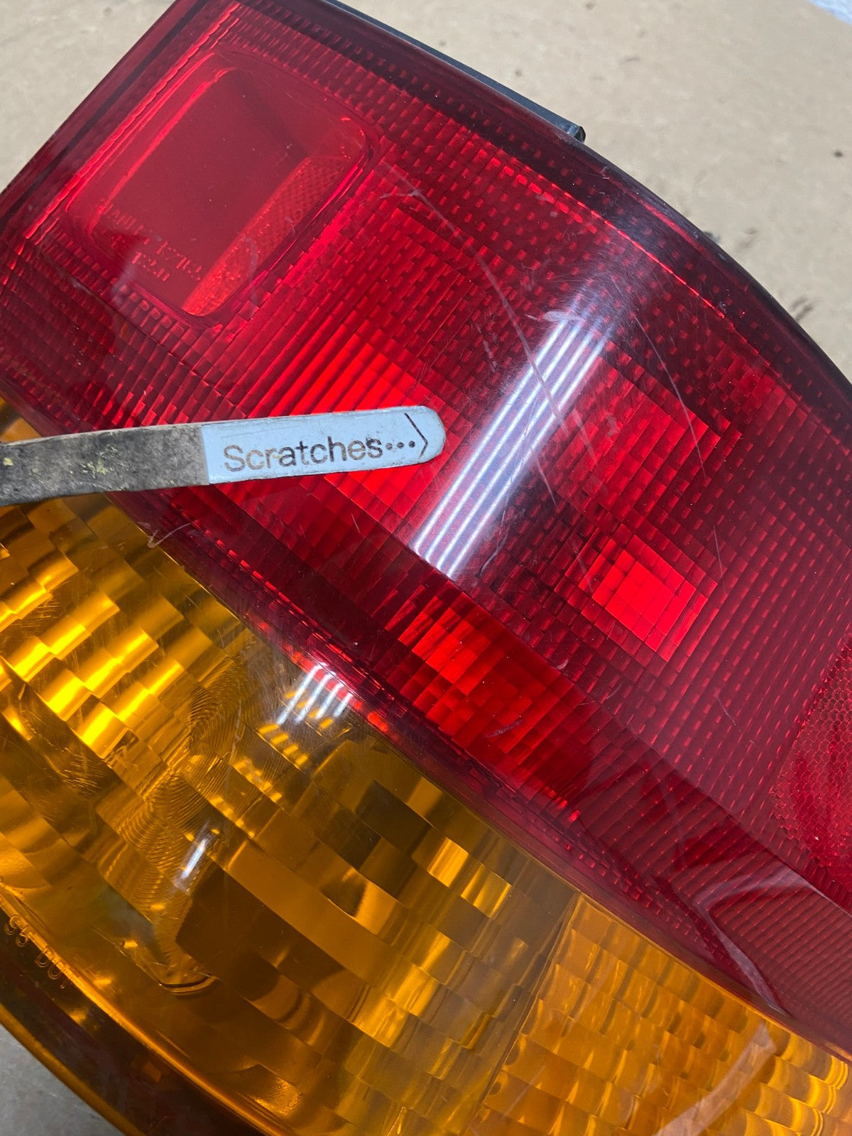 2002 2003 2004 Honda Odyssey Right Passenger Side Tail Light AG1299 LK3