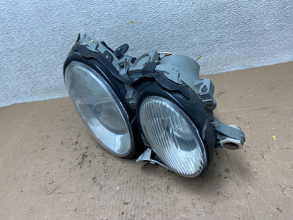 2000-2002 Mercedes E E320 E430 Right Passenger Xenon HID Headlight OEM Y0308 DG1