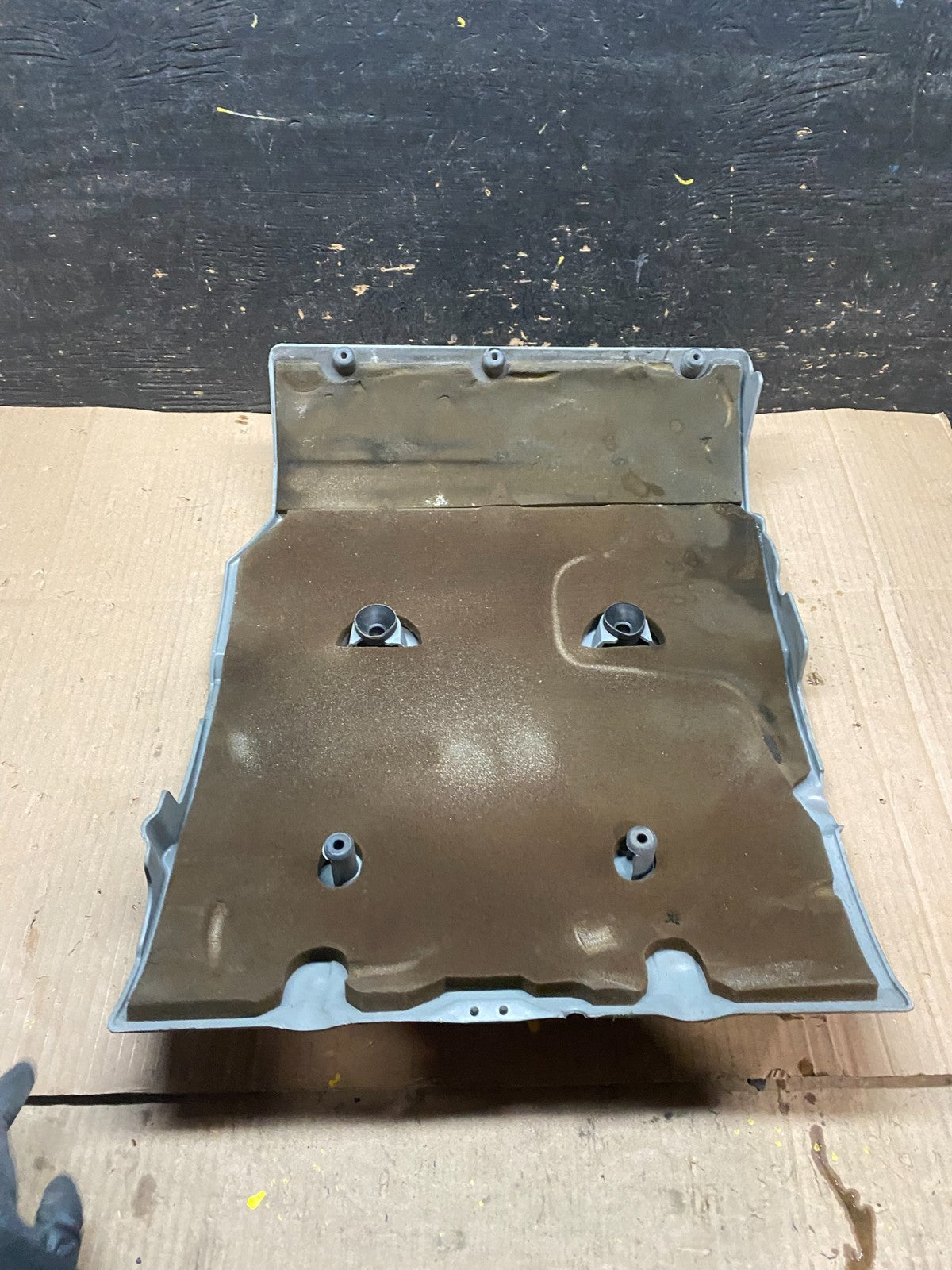 1997 to 2004 Cadillac Deville Seville Northstar Engine Motor Cover W4860 DG4