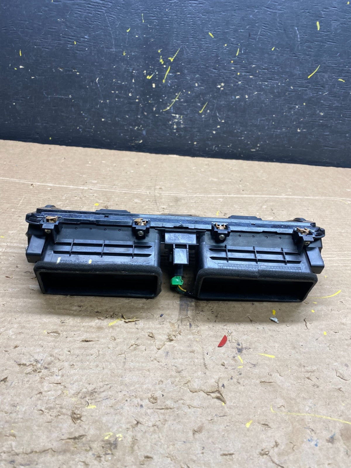 2005 to 2008  Acura RL Front Dash Dashboard AC Center Clock Air Vent W9724 DG4