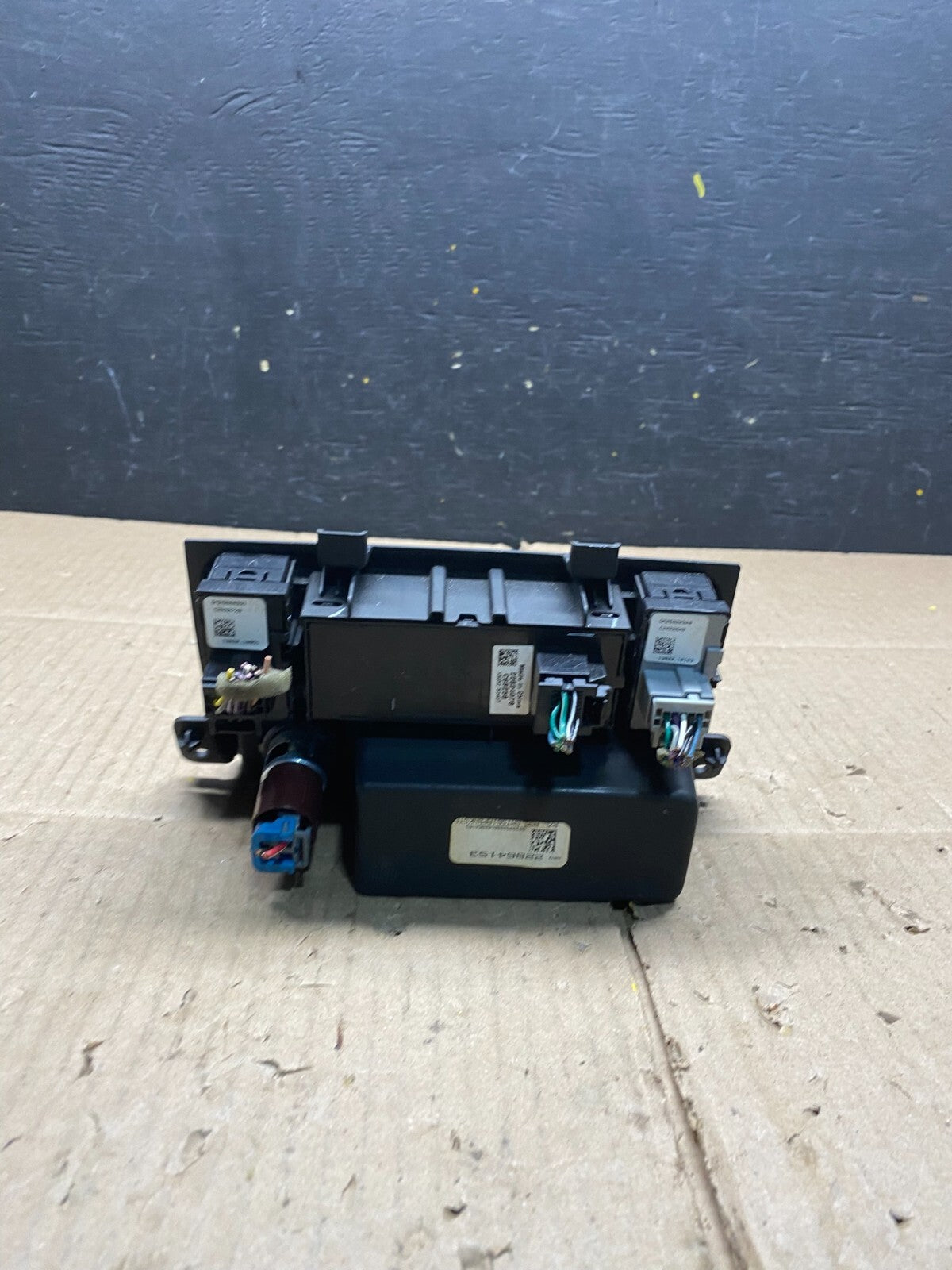 2008 2016 GMC Acadia Traverse Center Console Switch Panel Bezel Outlet L5426 DG4