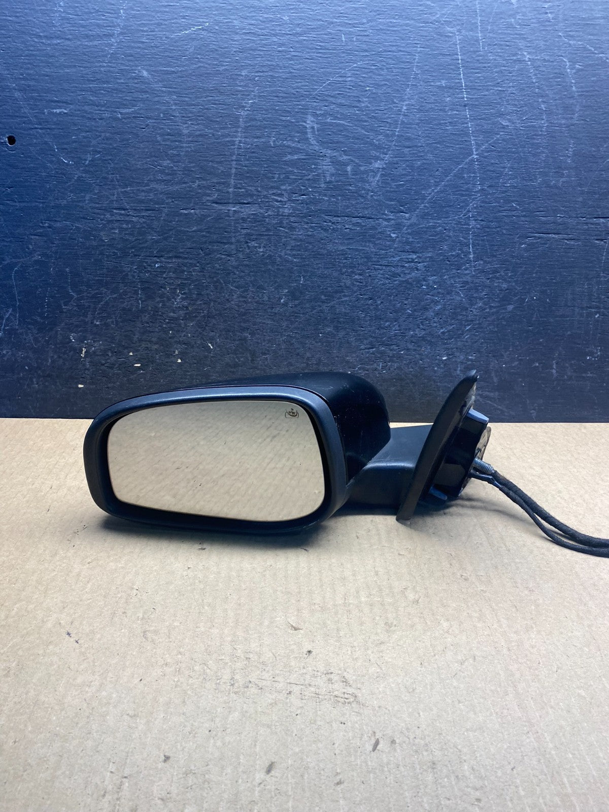 2004 - 2006 Volvo S60 Left Driver LH Front Door View Mirror AG6184 DG9