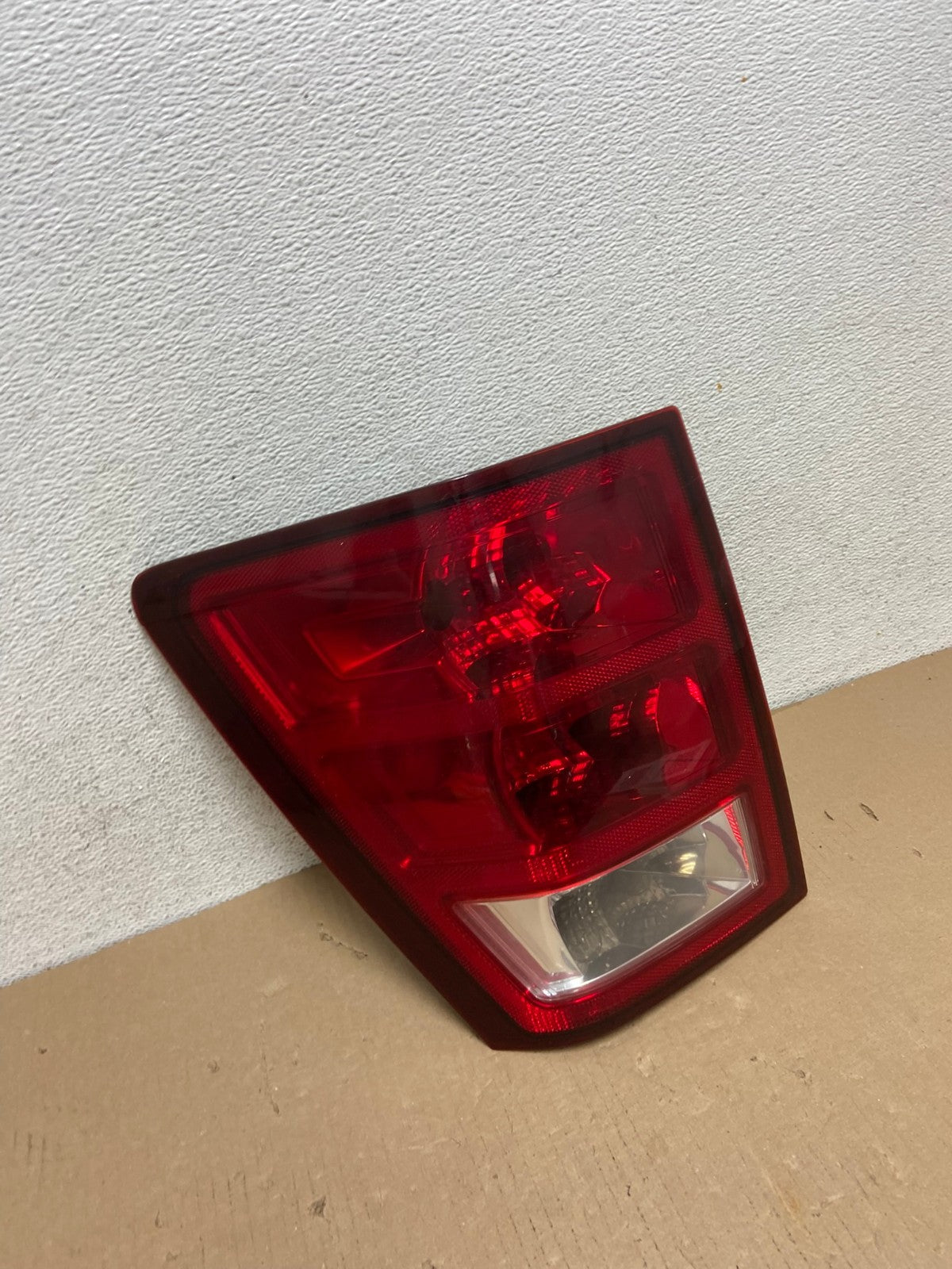 2005 to 2006 Jeep Grand Cherokee Left Driver Side Lh Tail Light AF3079 LK2