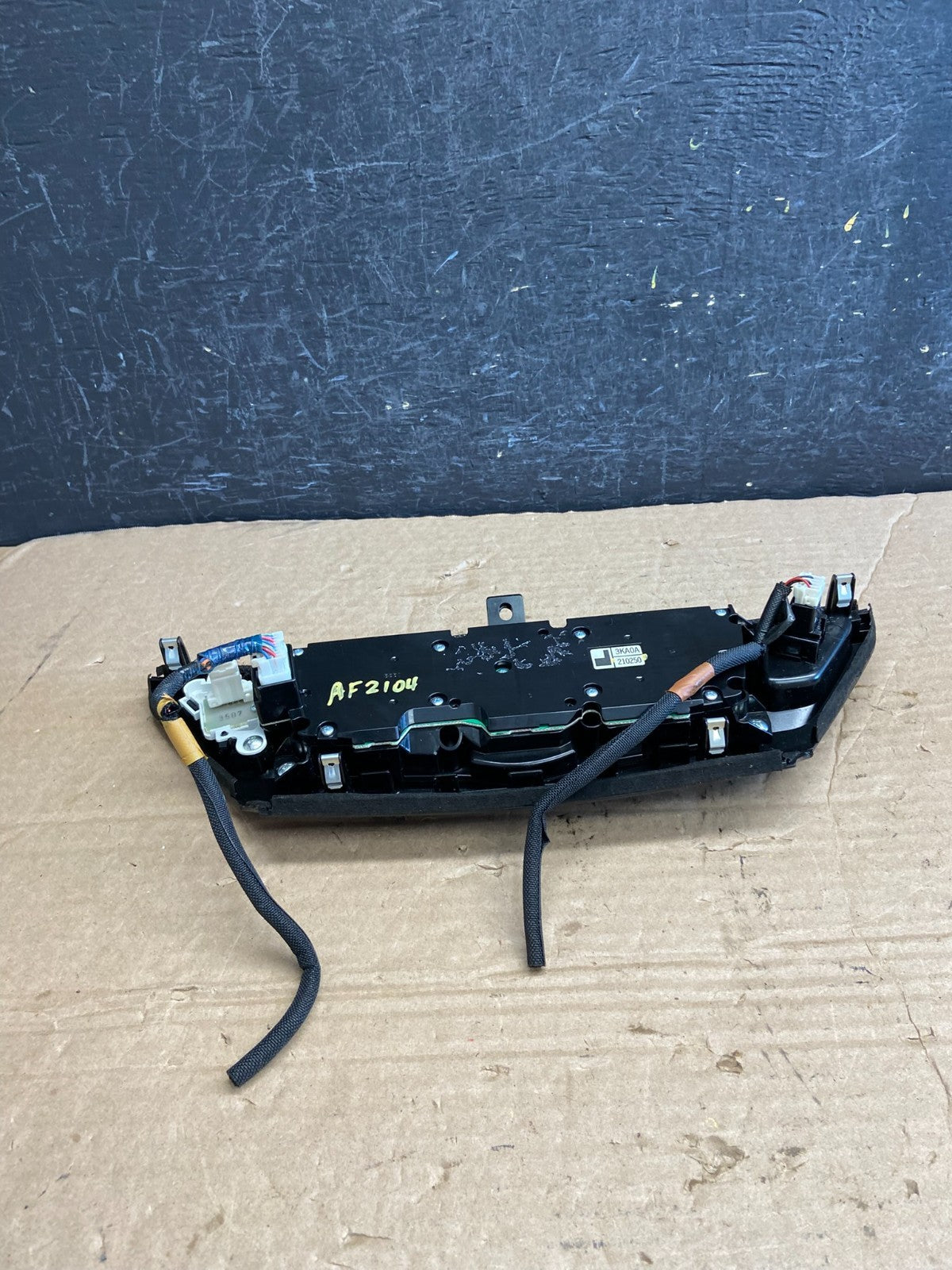 2013 to 2015 Nissan Pathfinder Information Display Control AF2104 DW3