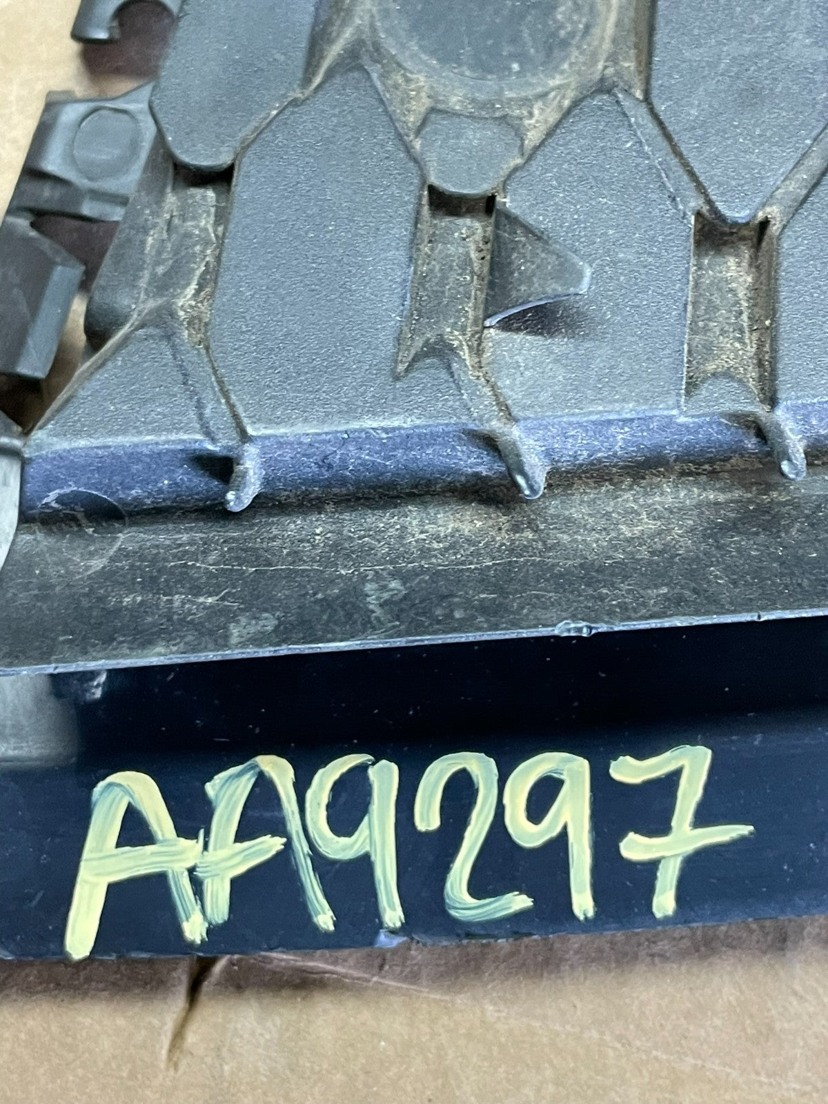 2016-2020 Jaguar Xf X260 Front Bumper Left Driver Lower Grille Grill AA9297 DG9