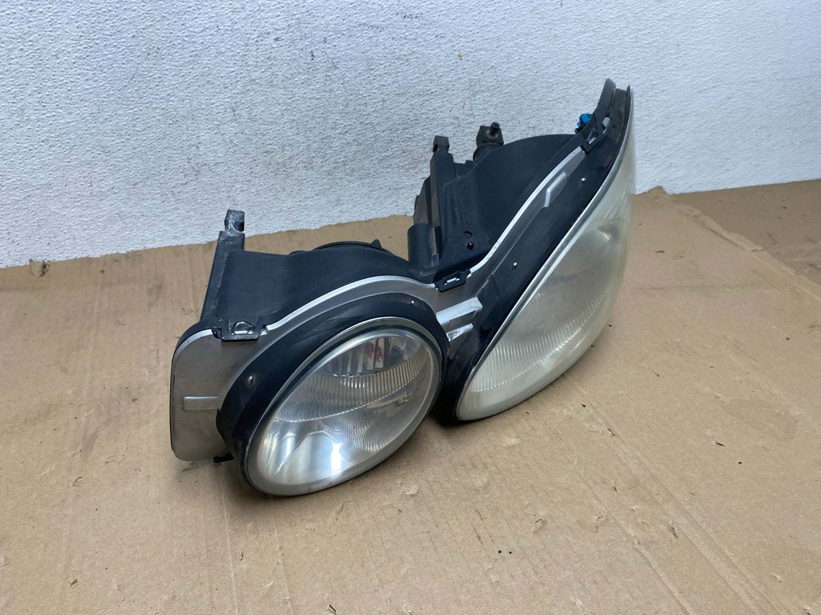 2005 - 2008 Buick Lacrosse Allure Left Driver LH Headlight Halogen AE9139 DW2