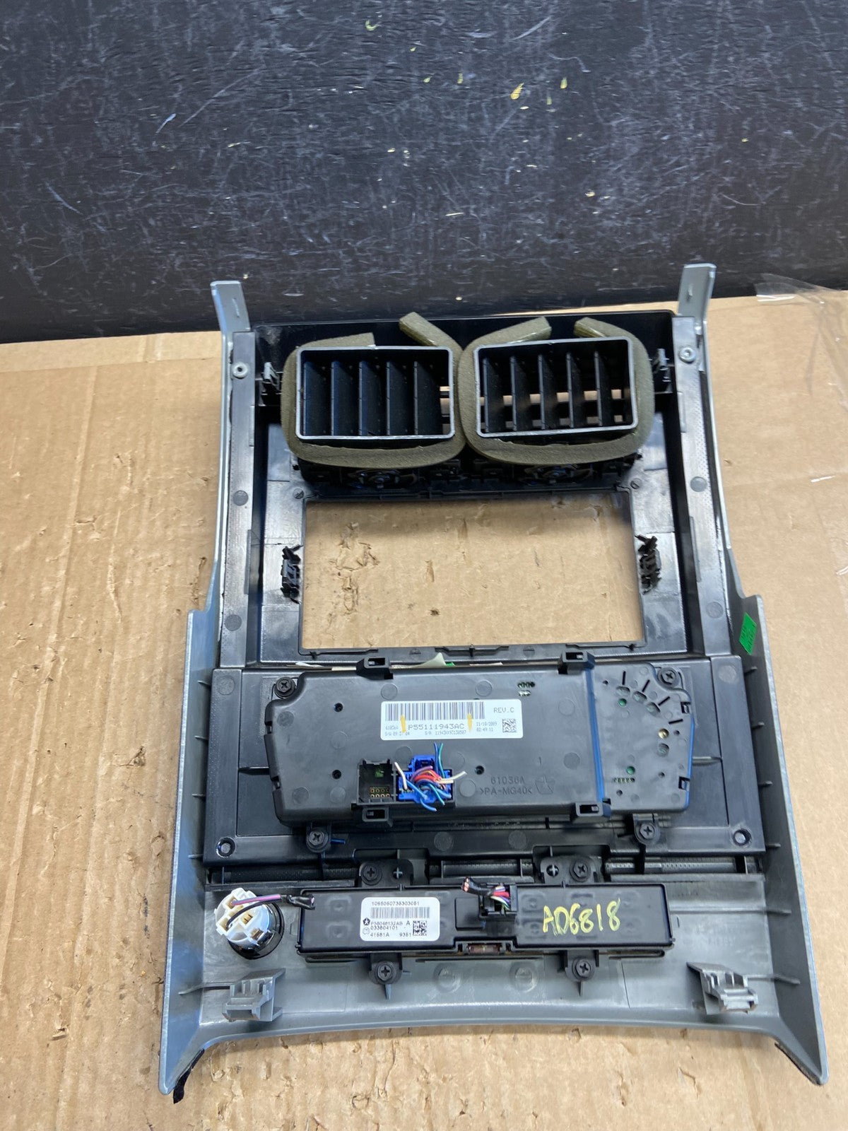 2008 to 2012 Jeep Liberty Dash Climate Temperature Control Radio Bezel AD6818 DG3