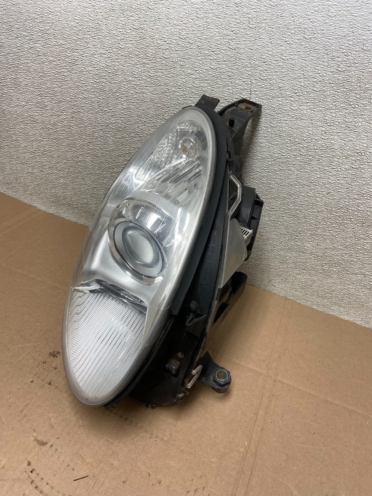 Xenon HID 2006 2010 Mercedes W251 R-Class Right Passenger Headlight OEM X9197 DW1