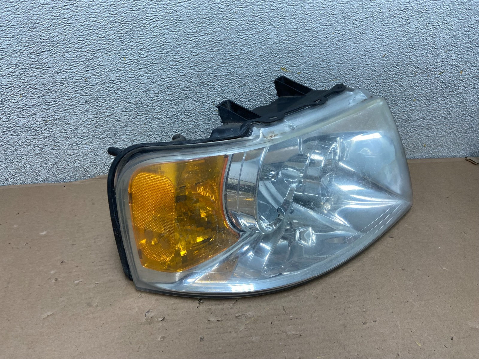 2003 - 2006 Ford Expedition Right Passenger Side Headlight Halogen Oem AA9934 DW2
