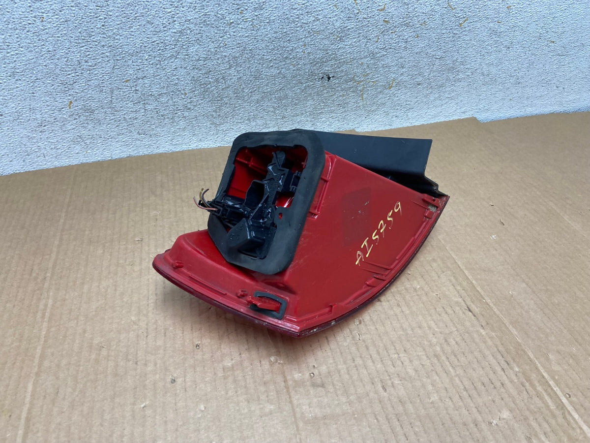 2011 to 2014 Volkswagen Jetta Right Passenger Rh Side Tail Light AI5759 LK4
