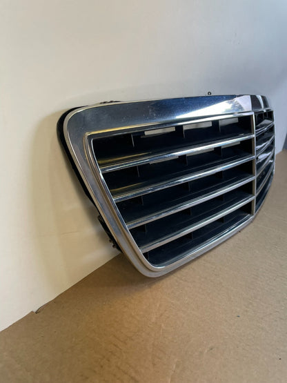 2000 to 2003 Mercedes Benz E-Class E320 E55 Front Upper Grill Grille AH0019 DG2