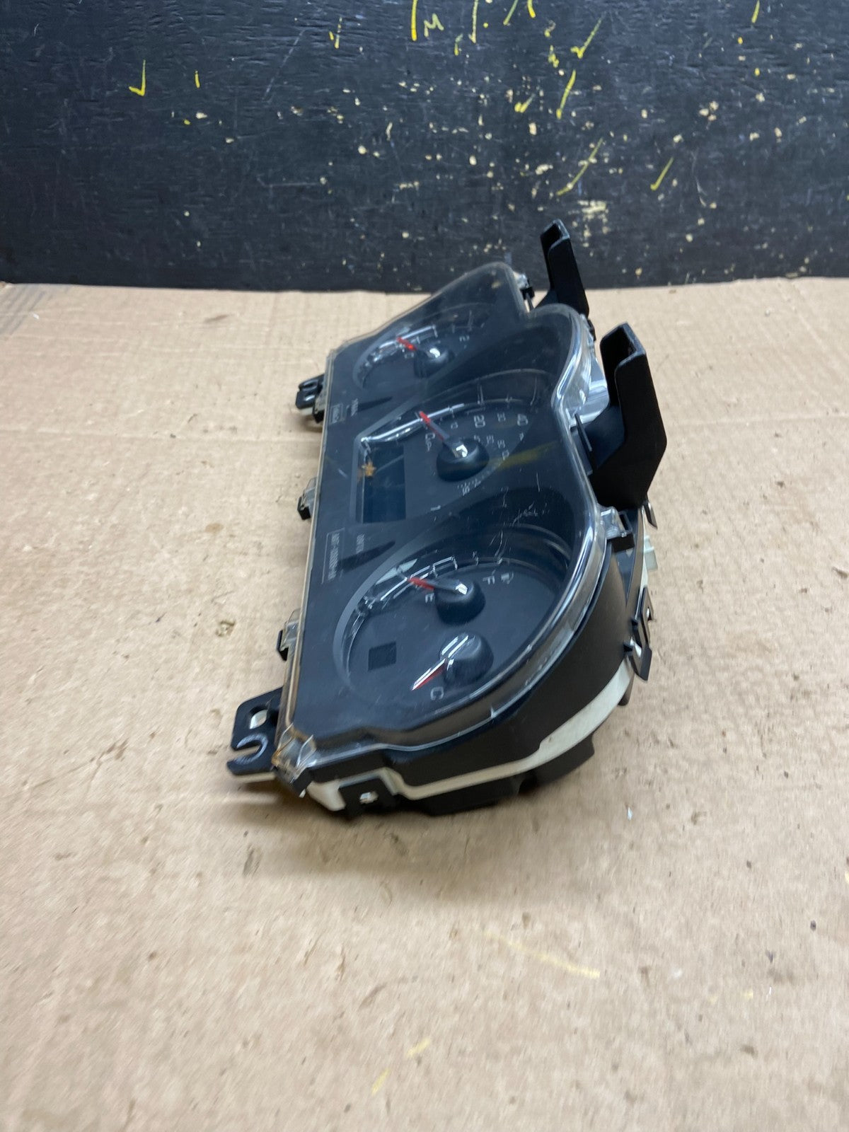 2011 2012  Ford Taurus Speedometer Instrument Cluster Gauges Z0239 DG3