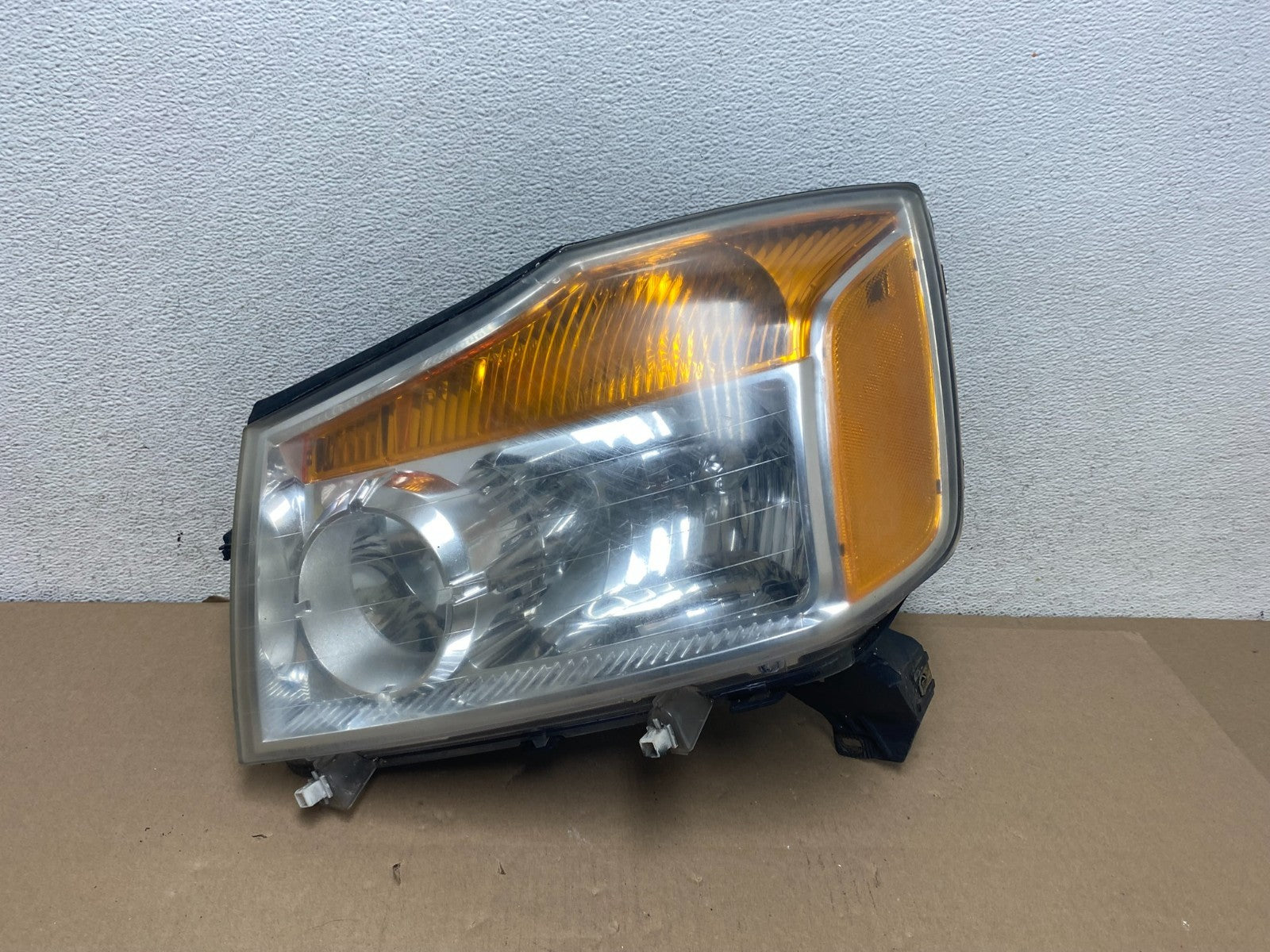 2008 - 2015 Nissan Armada Left Driver LH Headlight Halogen AG5733 DW0