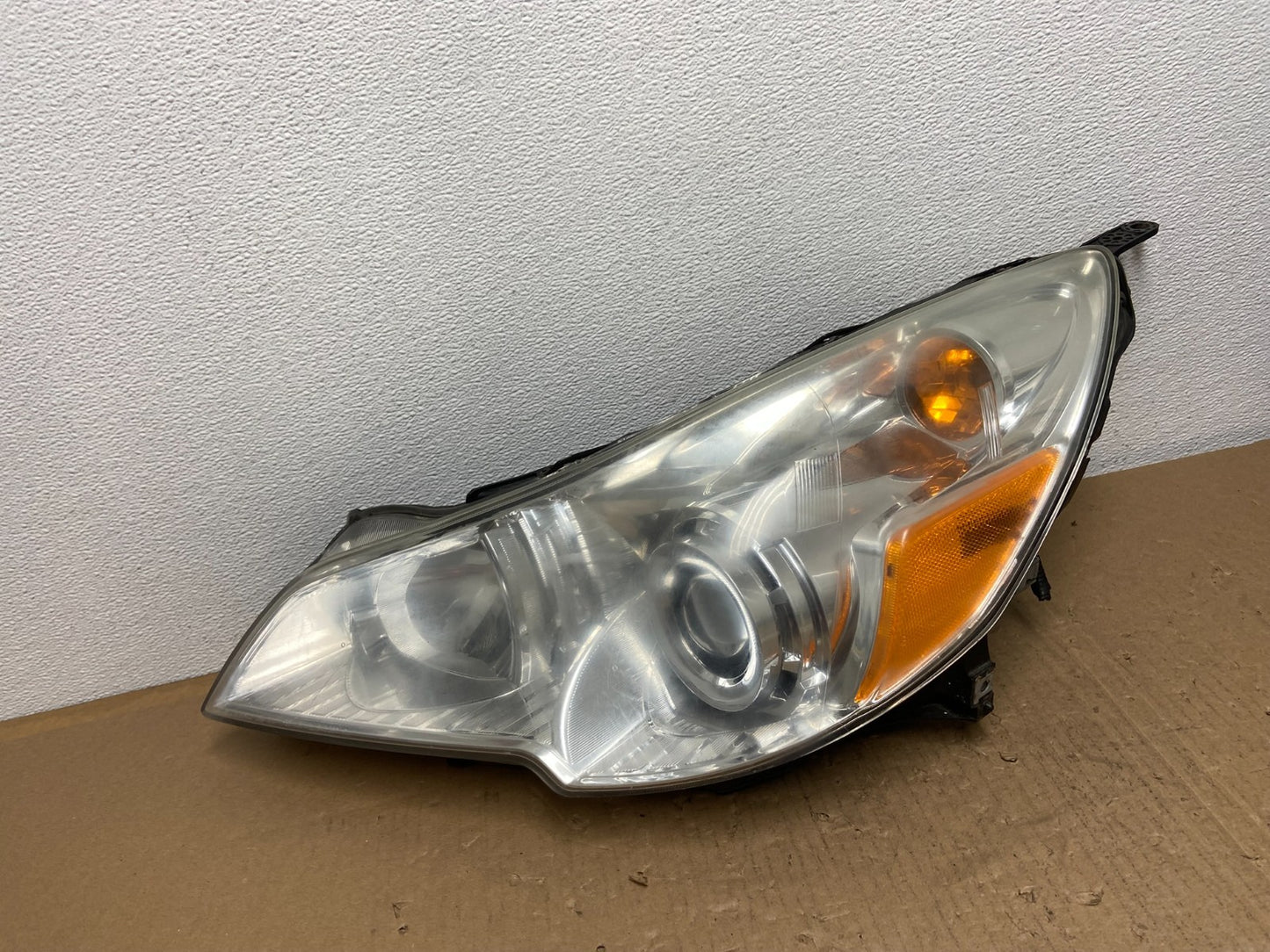 2010 2011 2012 Subaru Legacy Outback Left Driver Halogen Headlight AD2501 DW0