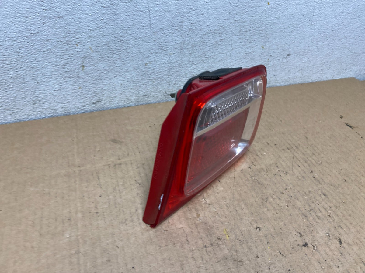 2013-2016 Chevrolet Malibu Right Passenger Rh Inner Tail Light L8129 DW2