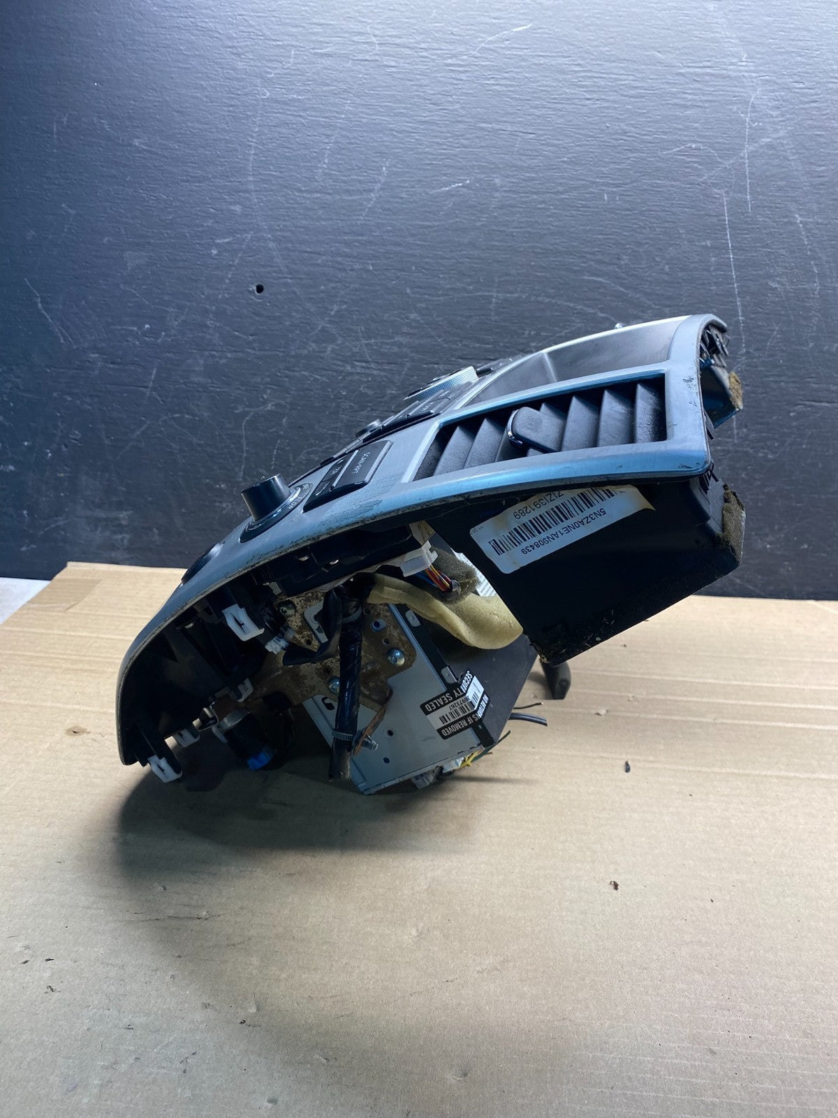 2008 to 2010 Infiniti QX56 Radio Player Climate Control Panel Bezel OE AF0047 DG1