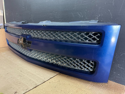 2007 to 2013 Chevrolet Silverado 1500 Front Chrome Grille Grill AB7679 DG1