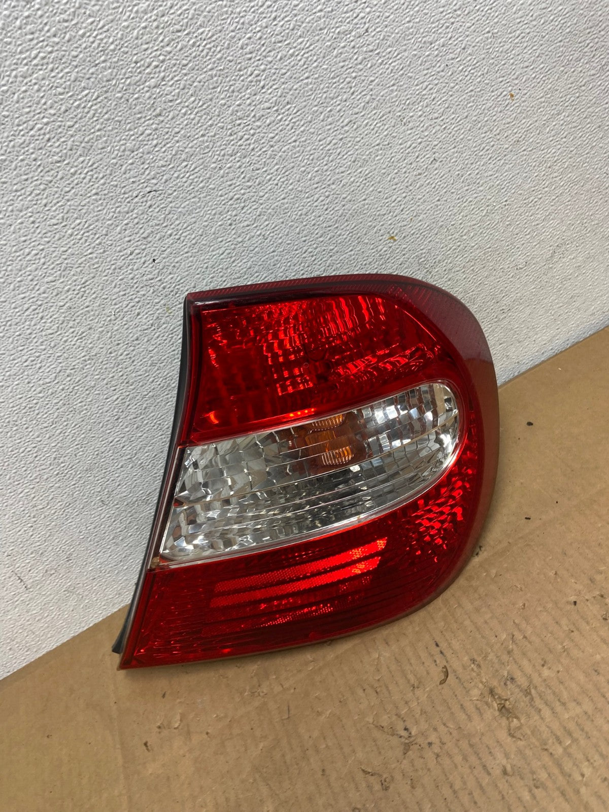 2002 2003 2004 Toyota Camry Tail Light Right Passenger Rh Side AD0965 LK2