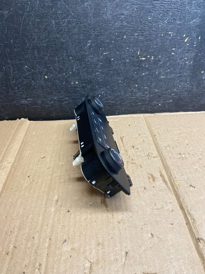 2010 to 2015 Kia Sportage Center Radio Climate Control Clock Trim AI2699 DG2