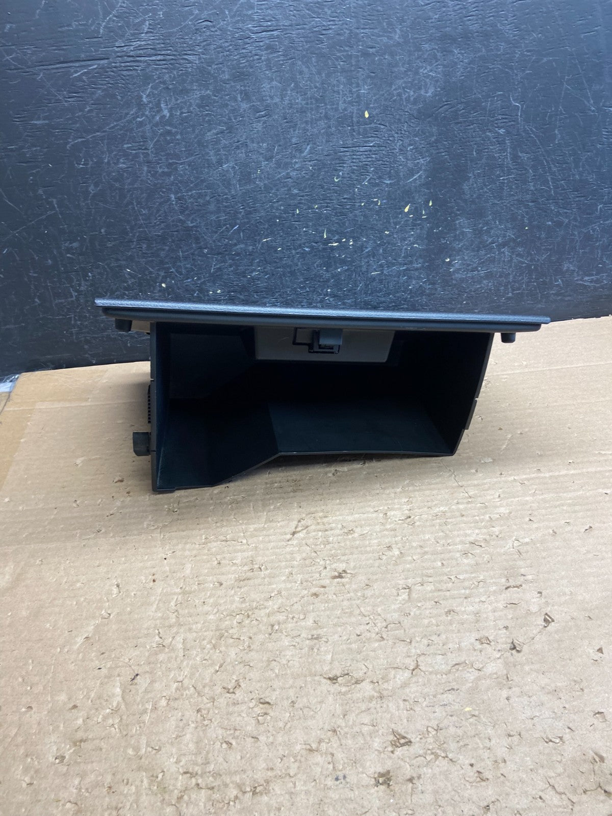 2004 to 2008 Ford F-150 Front Right Passenger Storage Glove Box AG85622