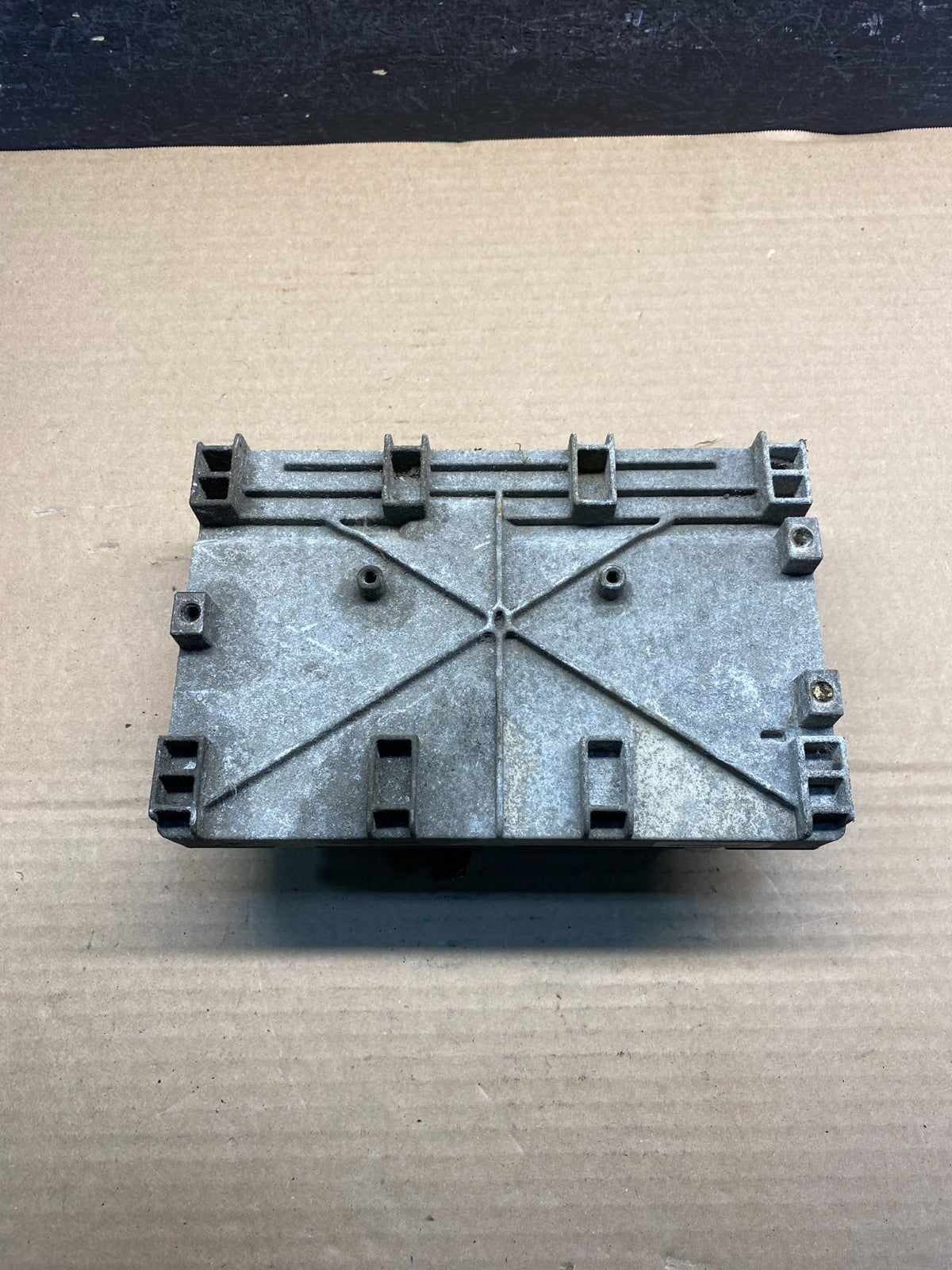 2008 Chrysler Caravan Town & Country 3.8L Engine Control p05187802ag ae0067 DG1