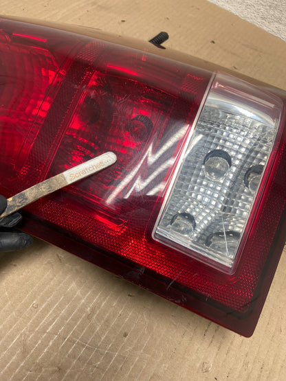 2005 - 2006 Jeep Grand Cherokee Right Passenger Rh Side Tail Light AI9551 LK3