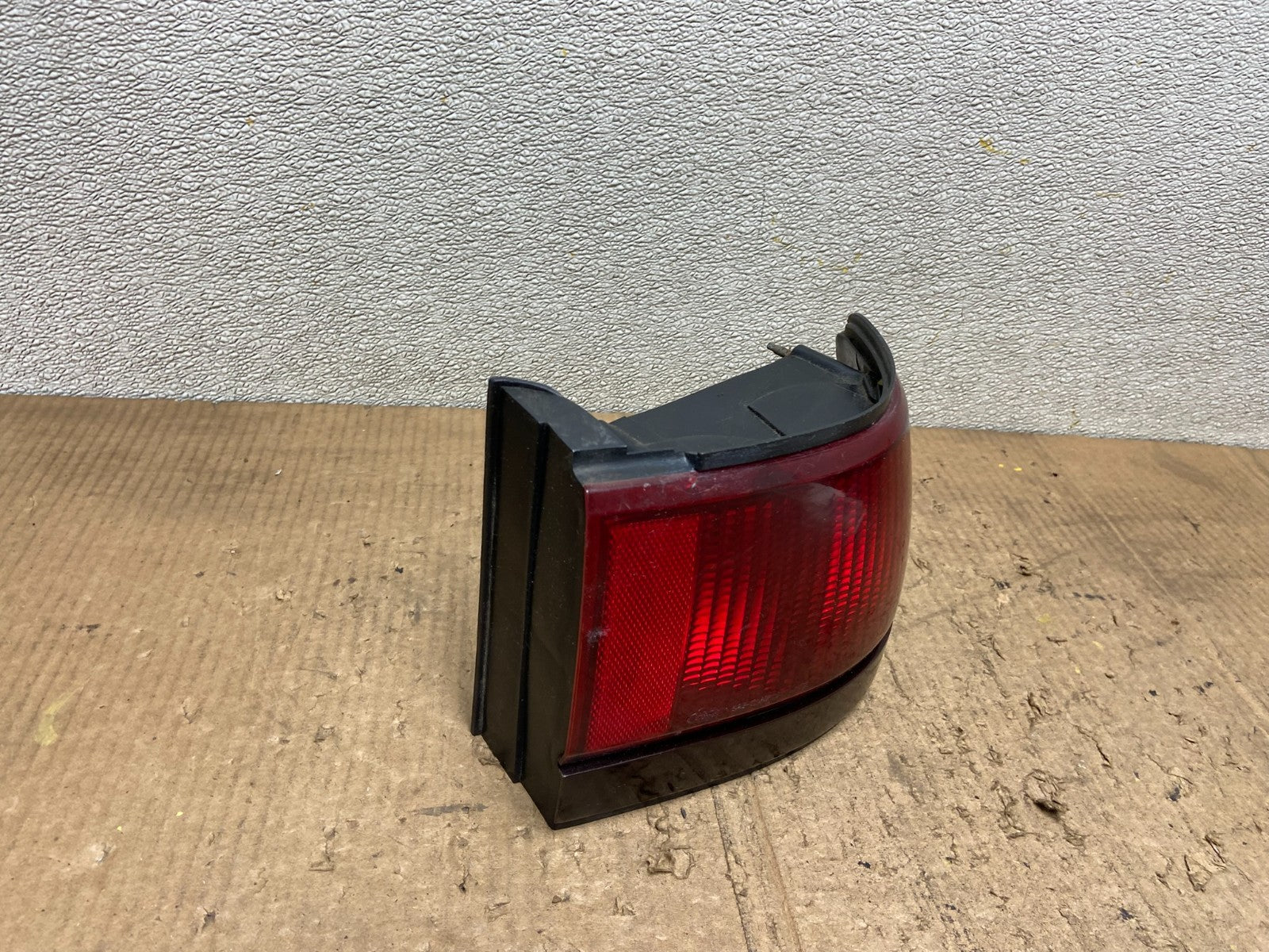 1995 to 1996 Mercury Tracer Right Passenger RH Tail Light AA8518 DG2