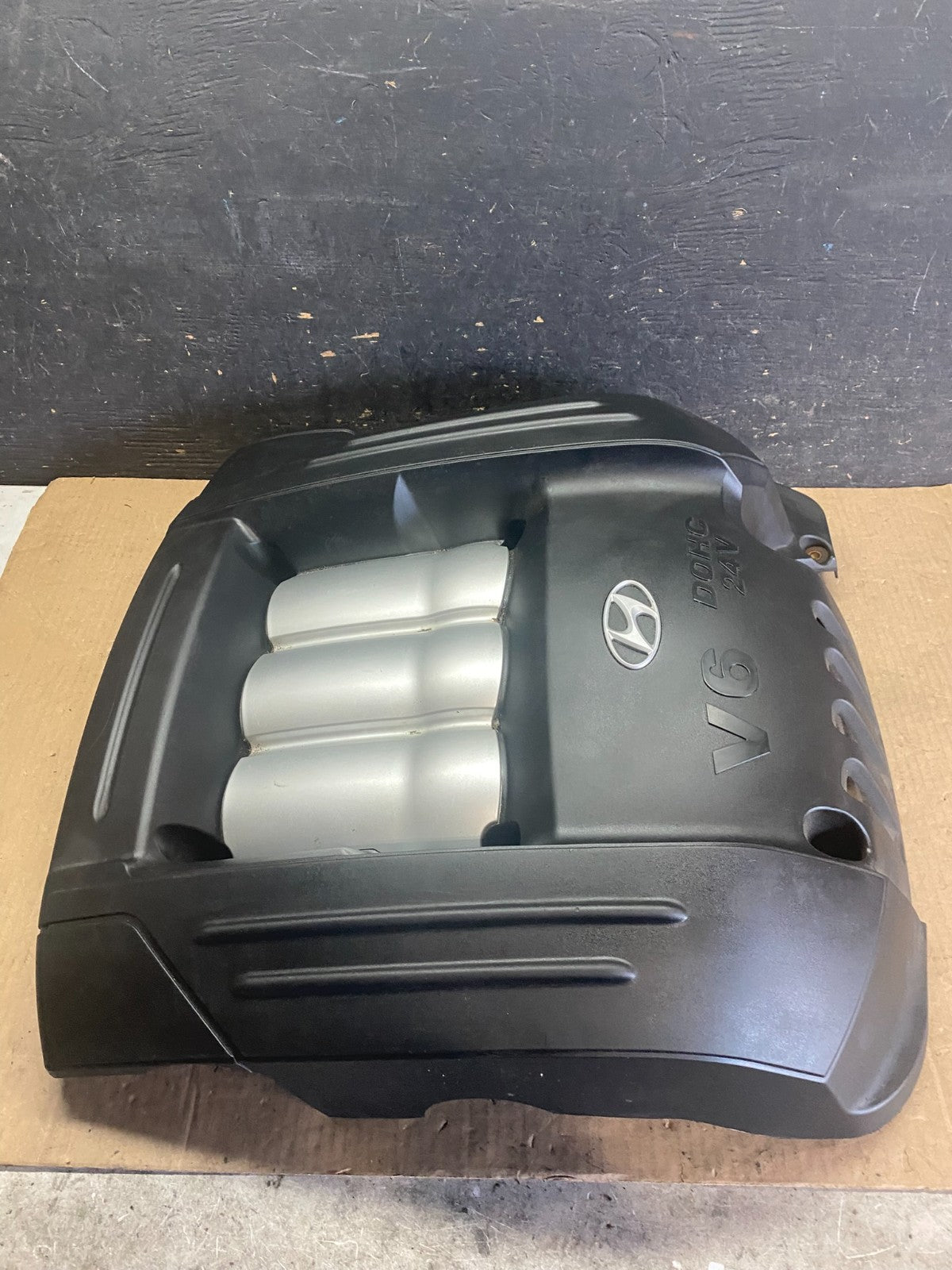 2001 - 2005 Hyundai Santa Fe 2.7L V6 Engine Motor Cover q5897 DG3