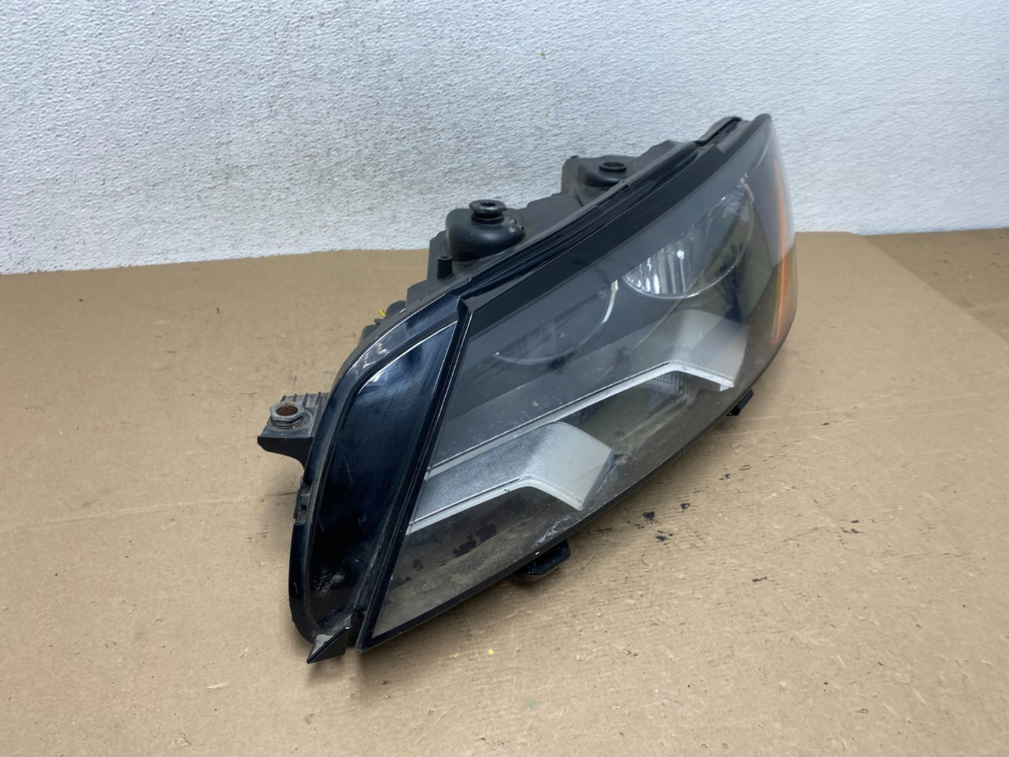 2012-2015 Volkswagen Passat Left Driver LH Side Halogen Headlight AF4746 DW2