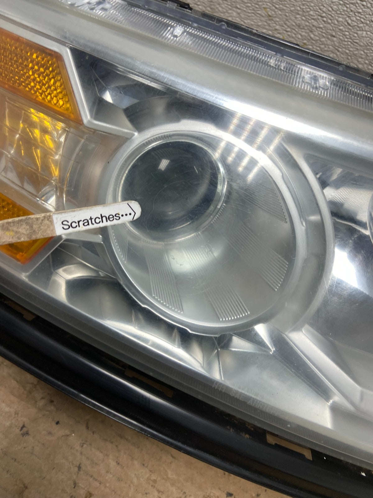 2011 to 2013 Honda Odyssey Front Right Passenger Headlight Halogen AB3354 DW3