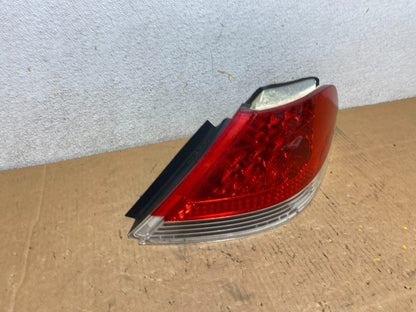 2002 to 2005 BMW 7-Series 745i 760i Right Passenger RH Side Tail Light Oem N64492